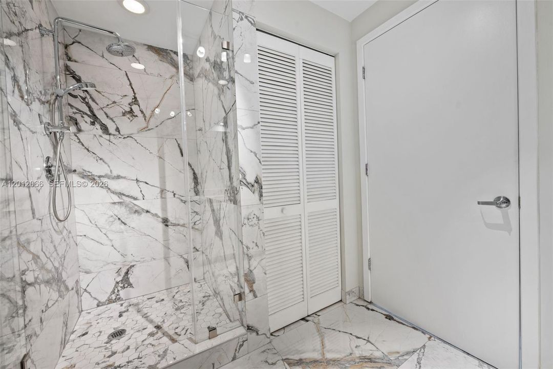 For Sale: $662,000 (2 beds, 2 baths, 1088 Square Feet)