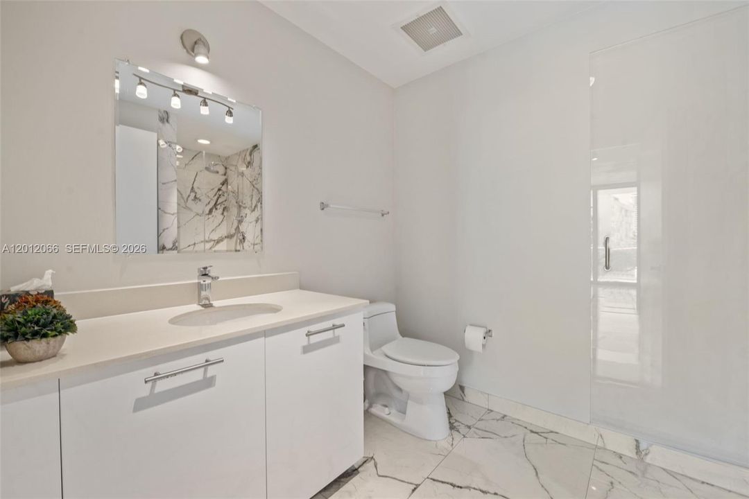 For Sale: $662,000 (2 beds, 2 baths, 1088 Square Feet)