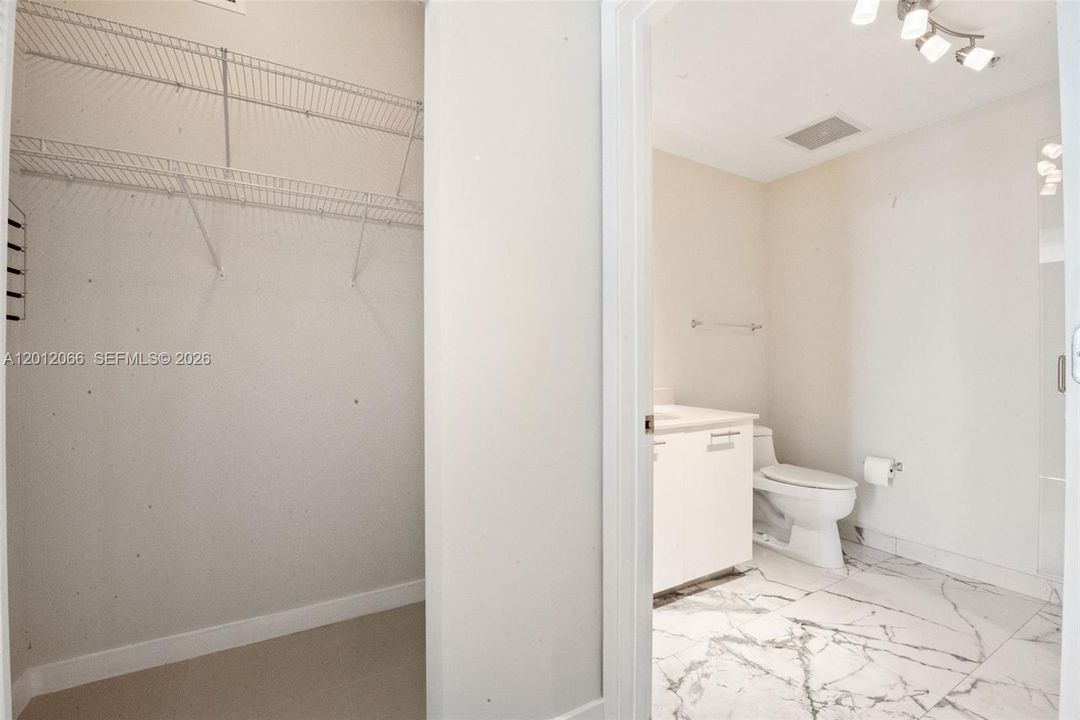 For Sale: $662,000 (2 beds, 2 baths, 1088 Square Feet)