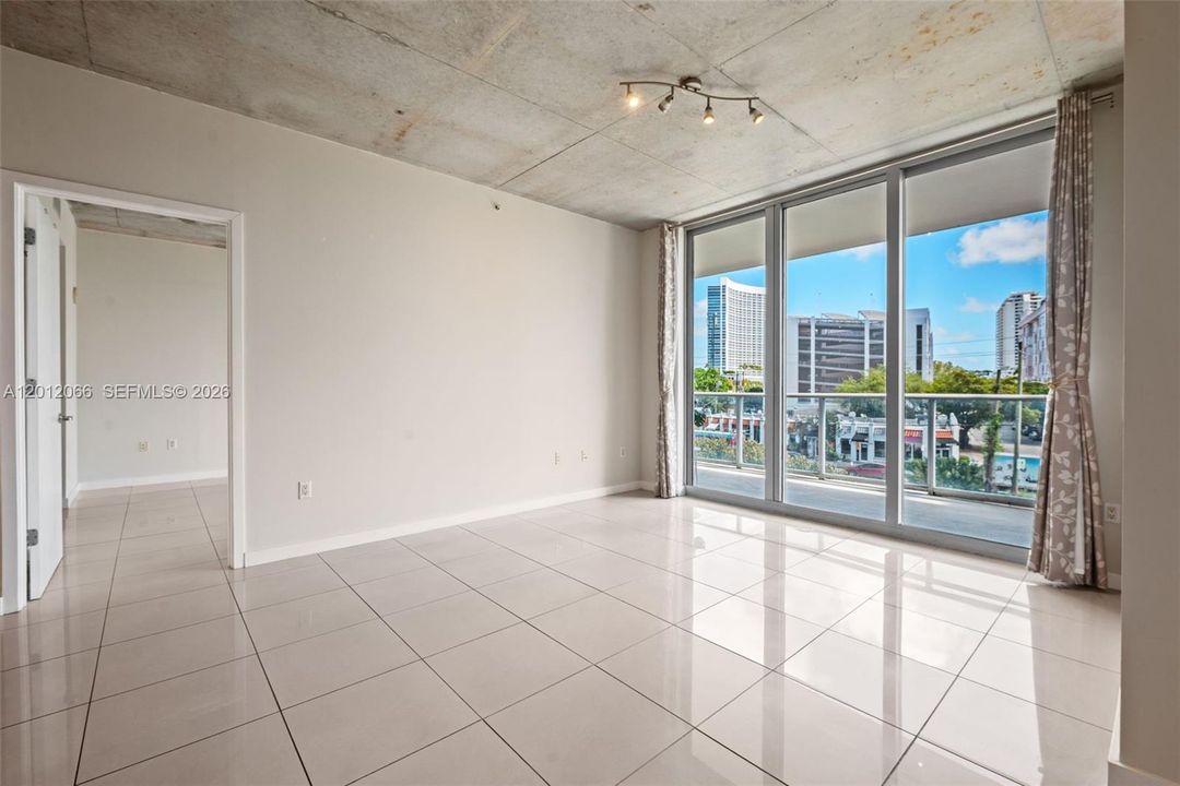 For Sale: $662,000 (2 beds, 2 baths, 1088 Square Feet)