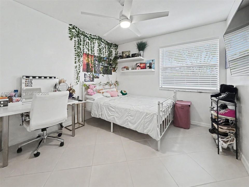 Activo con contrato: $450,000 (3 camas, 2 baños, 1190 Pies cuadrados)