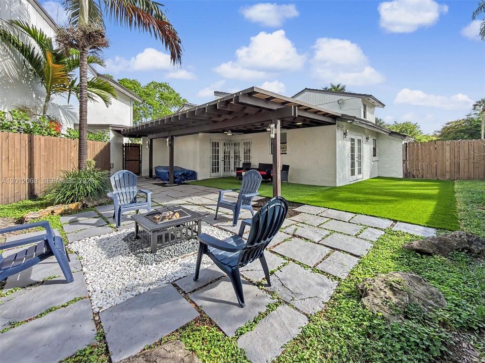 Activo con contrato: $450,000 (3 camas, 2 baños, 1190 Pies cuadrados)