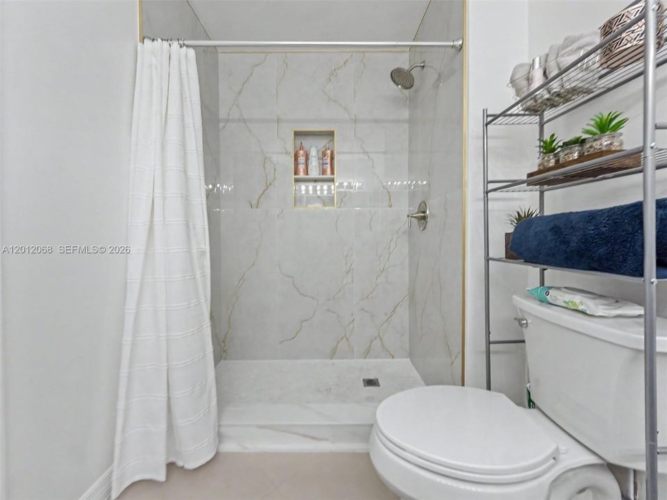 Activo con contrato: $450,000 (3 camas, 2 baños, 1190 Pies cuadrados)