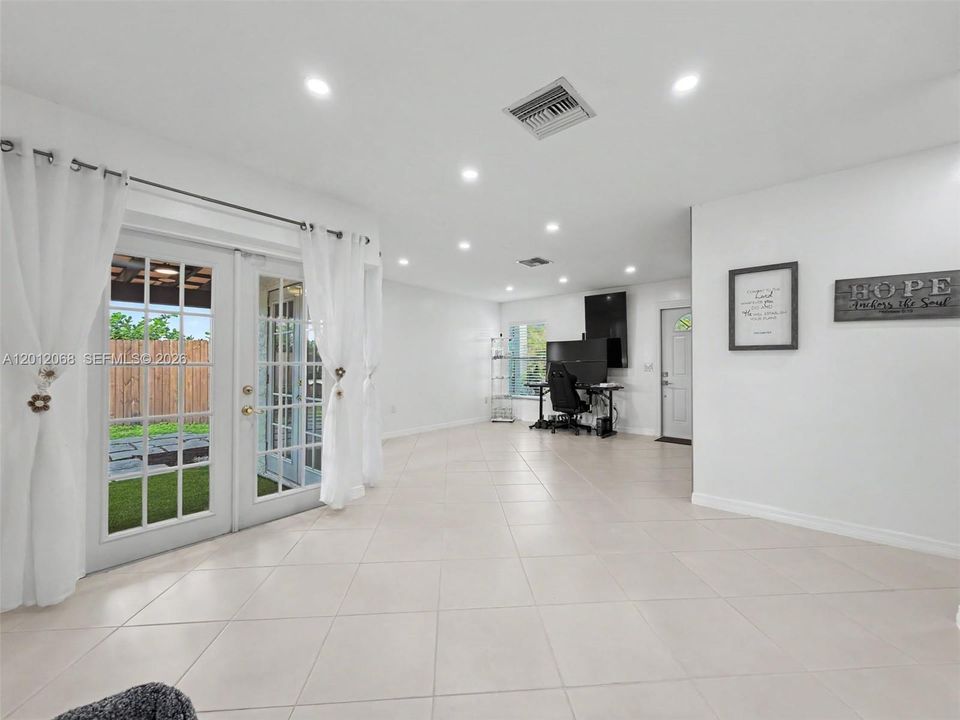 Activo con contrato: $450,000 (3 camas, 2 baños, 1190 Pies cuadrados)