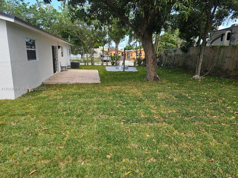 Activo con contrato: $389,900 (3 camas, 2 baños, 1446 Pies cuadrados)