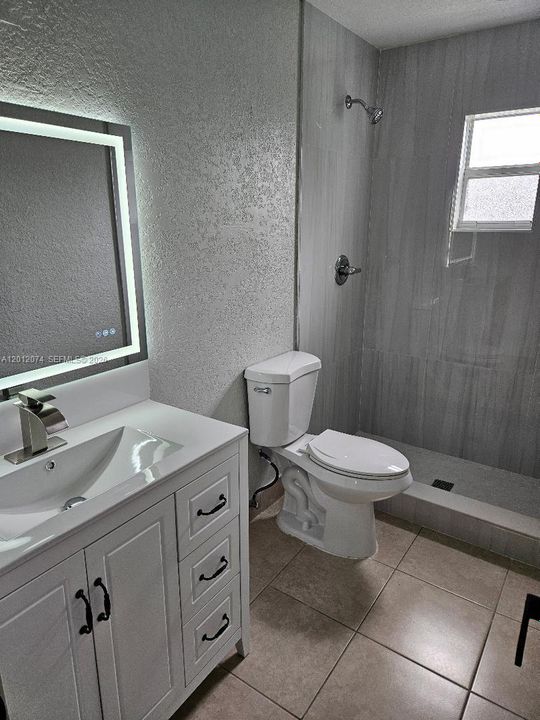 Activo con contrato: $389,900 (3 camas, 2 baños, 1446 Pies cuadrados)