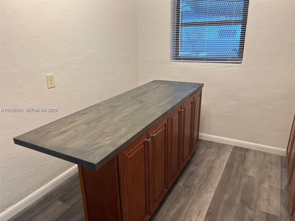 Activo con contrato: $1,550 (0 camas, 1 baños, 1628 Pies cuadrados)