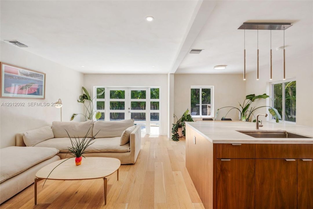 En Venta: $1,250,000 (2 camas, 2 baños, 1053 Pies cuadrados)