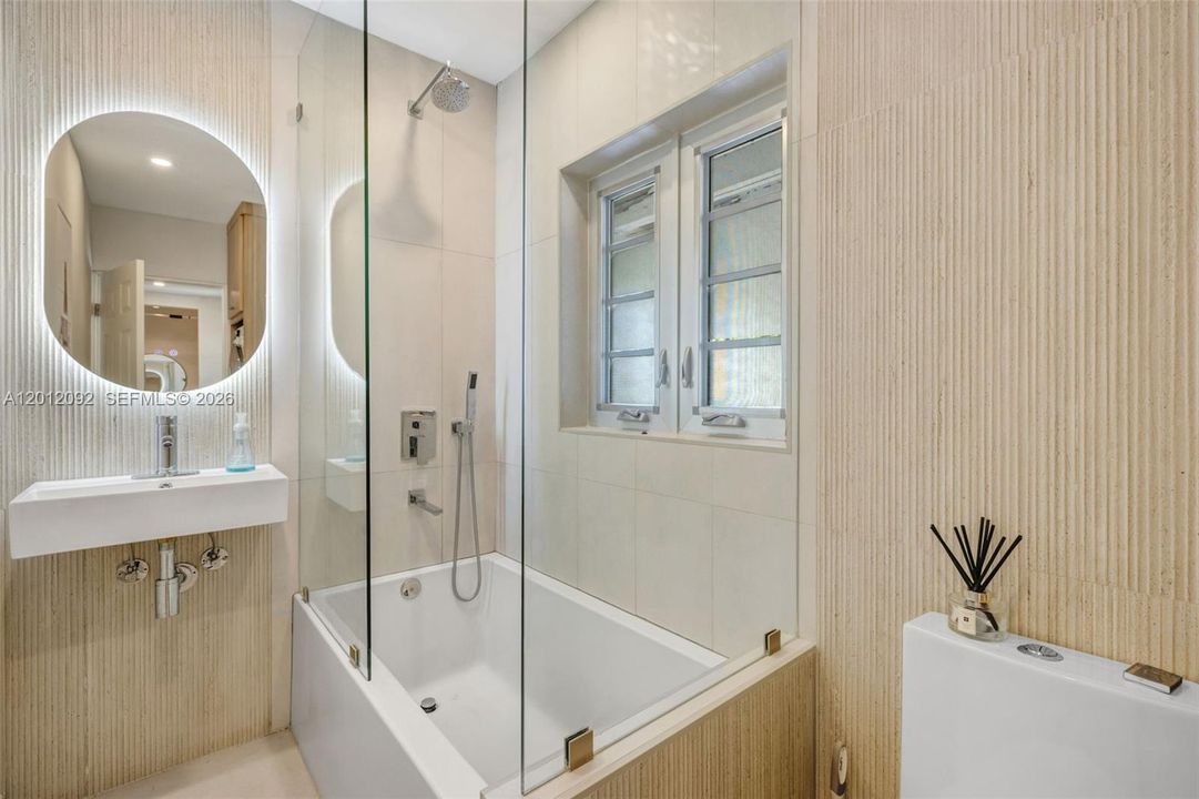 En Venta: $1,250,000 (2 camas, 2 baños, 1053 Pies cuadrados)