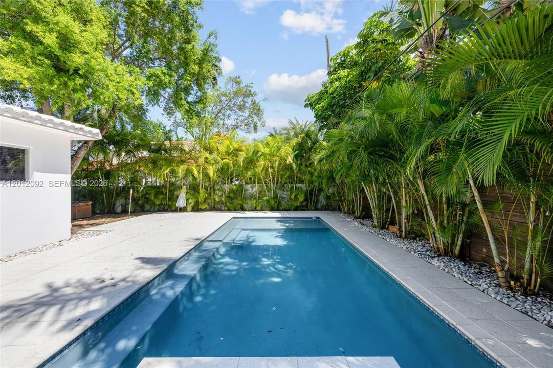 En Venta: $1,250,000 (2 camas, 2 baños, 1053 Pies cuadrados)