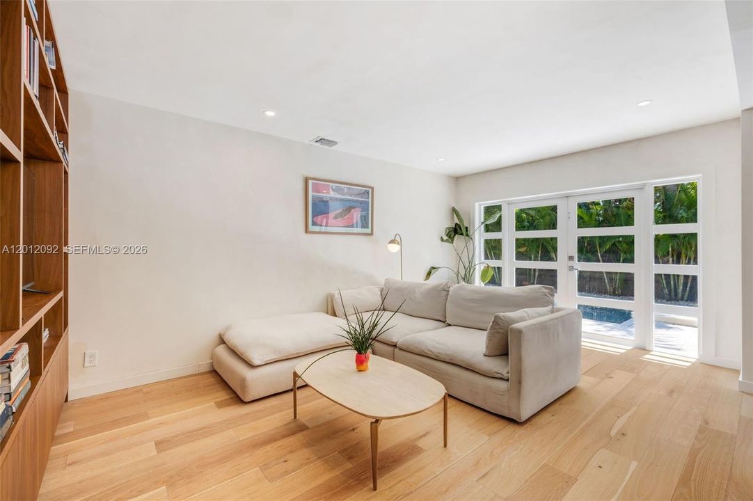 En Venta: $1,250,000 (2 camas, 2 baños, 1053 Pies cuadrados)