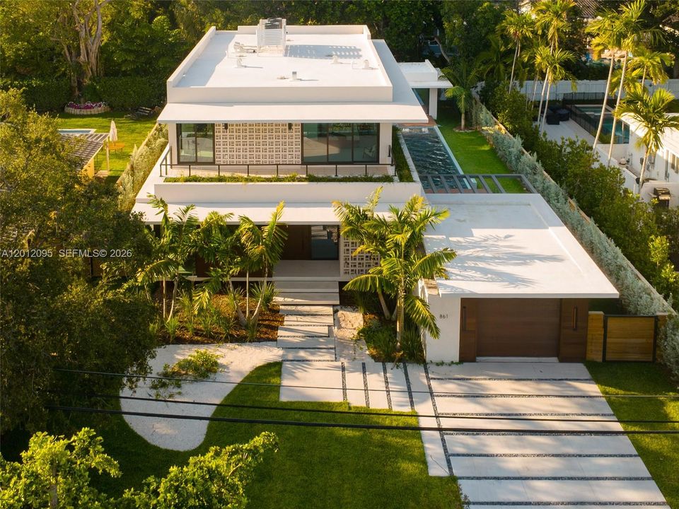 For Sale: $5,300,000 (6 beds, 5 baths, 4237 Square Feet)