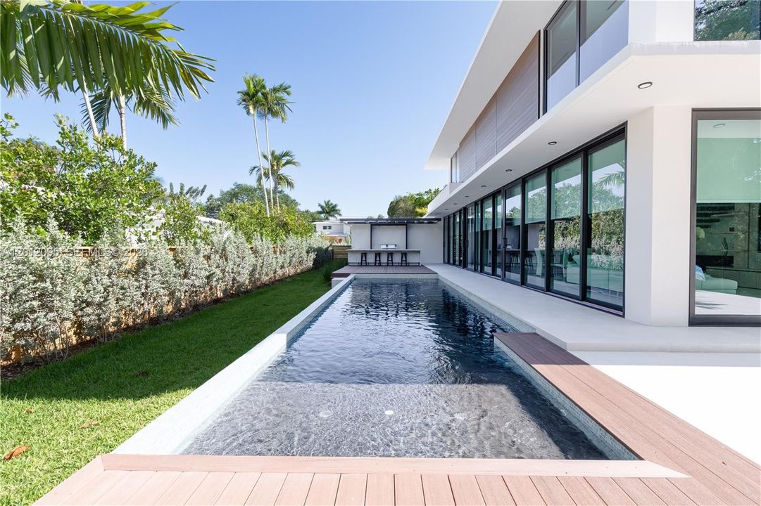 For Sale: $5,300,000 (6 beds, 5 baths, 4237 Square Feet)