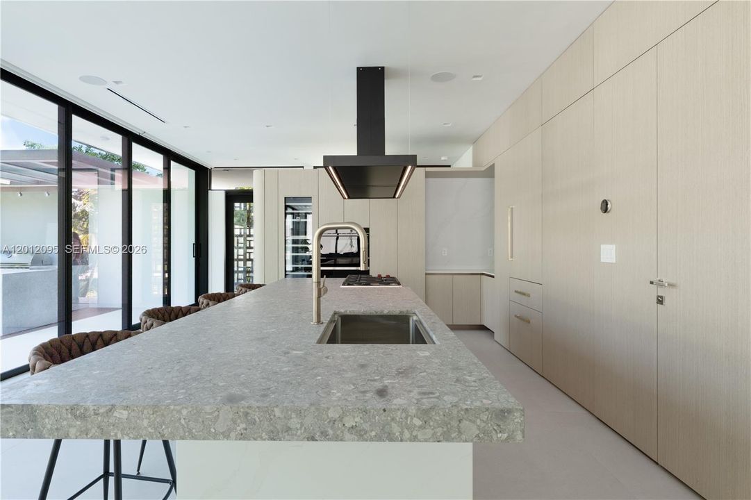 For Sale: $5,300,000 (6 beds, 5 baths, 4237 Square Feet)