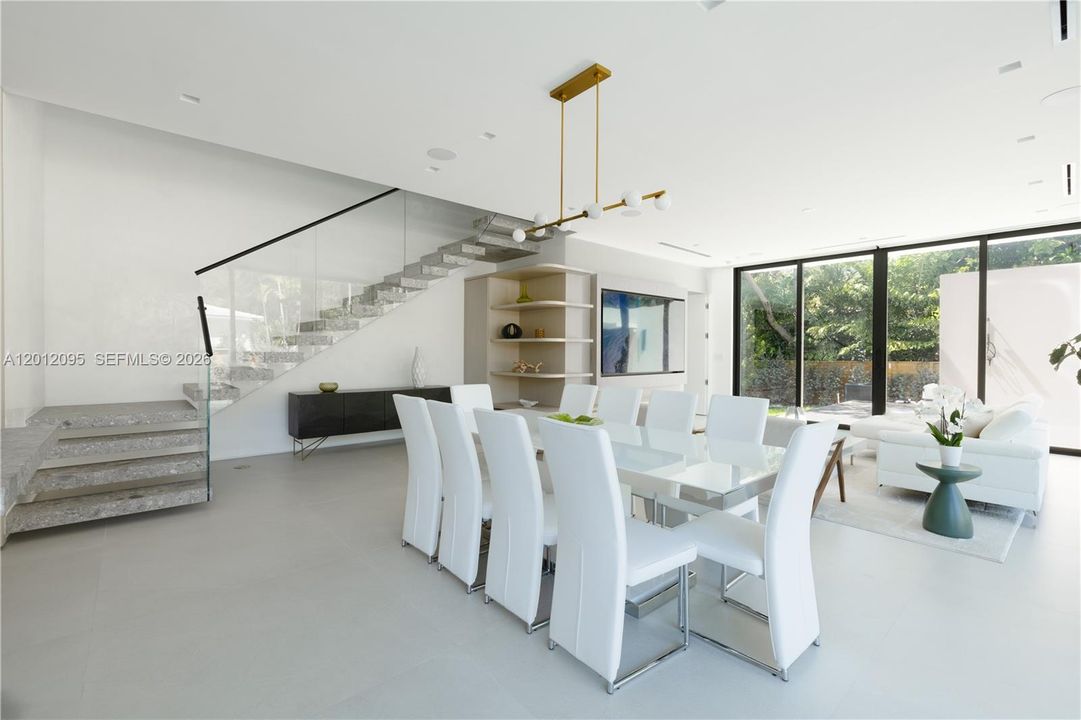 For Sale: $5,300,000 (6 beds, 5 baths, 4237 Square Feet)