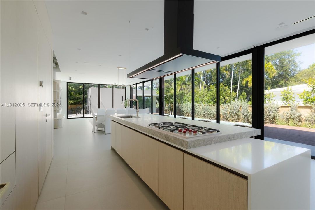 For Sale: $5,300,000 (6 beds, 5 baths, 4237 Square Feet)