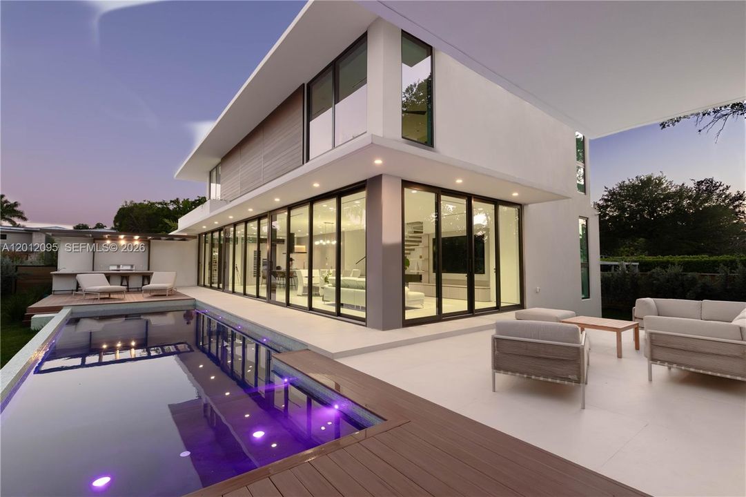 For Sale: $5,300,000 (6 beds, 5 baths, 4237 Square Feet)