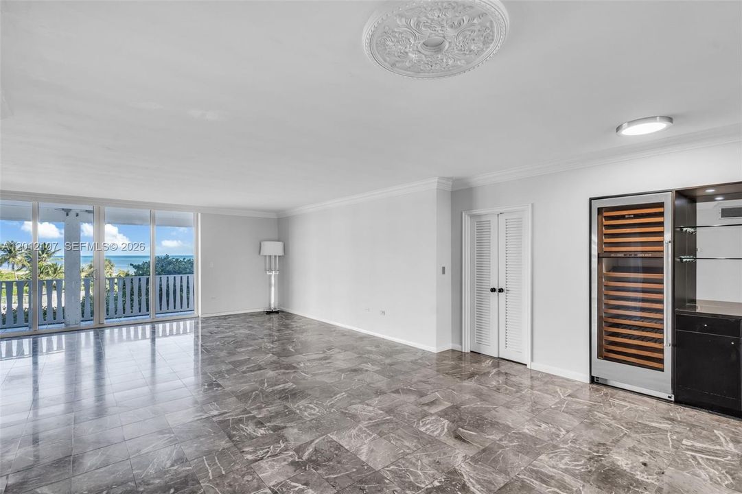 For Sale: $1,275,000 (2 beds, 2 baths, 1580 Square Feet)