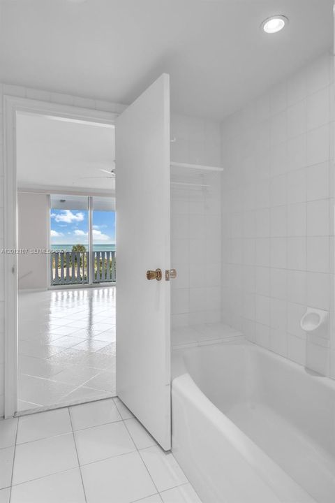 For Sale: $1,275,000 (2 beds, 2 baths, 1580 Square Feet)