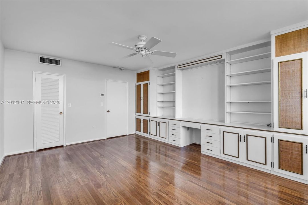 For Sale: $1,275,000 (2 beds, 2 baths, 1580 Square Feet)