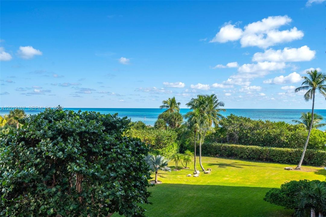 For Sale: $1,275,000 (2 beds, 2 baths, 1580 Square Feet)