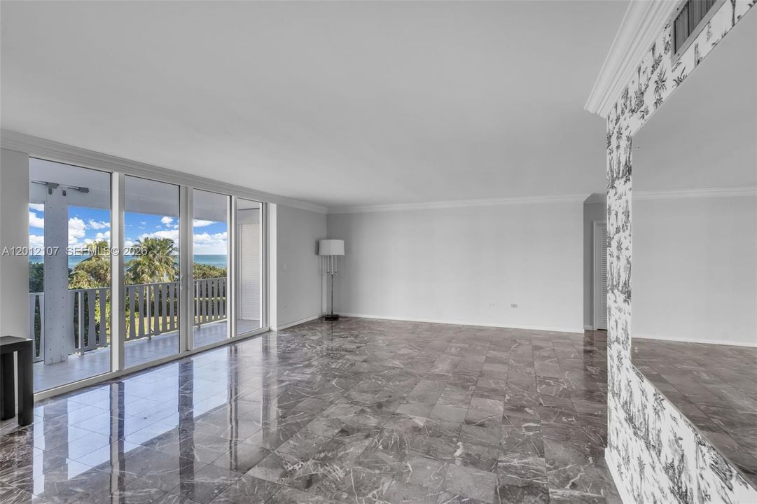 For Sale: $1,275,000 (2 beds, 2 baths, 1580 Square Feet)