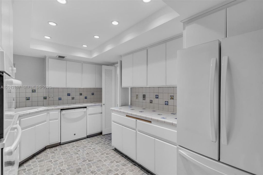 For Sale: $1,275,000 (2 beds, 2 baths, 1580 Square Feet)