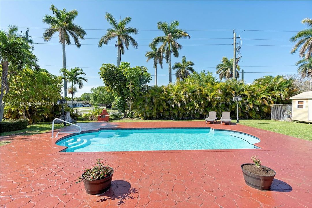 For Sale: $980,000 (3 beds, 2 baths, 1826 Square Feet)