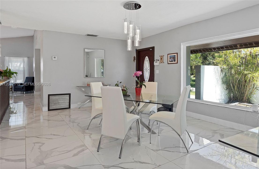 For Sale: $980,000 (3 beds, 2 baths, 1826 Square Feet)