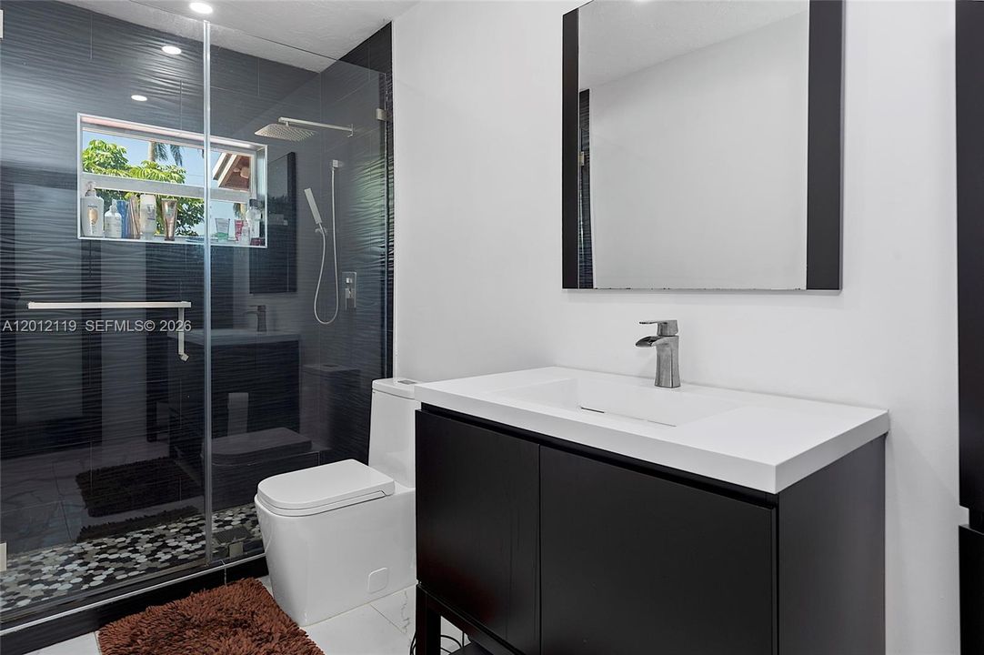 For Sale: $980,000 (3 beds, 2 baths, 1826 Square Feet)