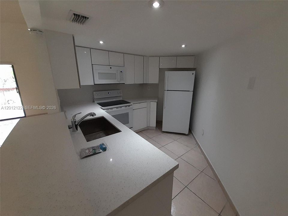 В аренду: $2,500 (2 спален, 2 ванн, 1000 Квадратных фут)