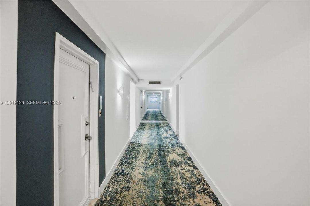 Под контрактом: $1,175,000 (2 спален, 2 ванн, 1868 Квадратных фут)