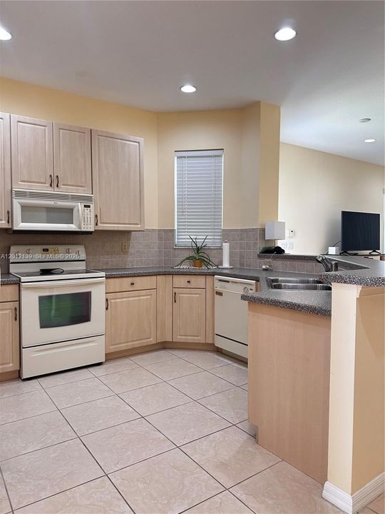 For Rent: $2,750 (3 beds, 2 baths, 1482 Square Feet)