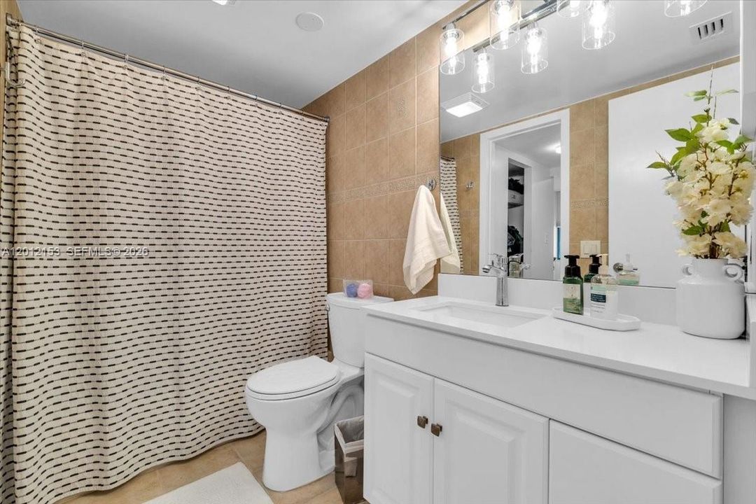 В аренду: $2,500 (2 спален, 2 ванн, 1099 Квадратных фут)