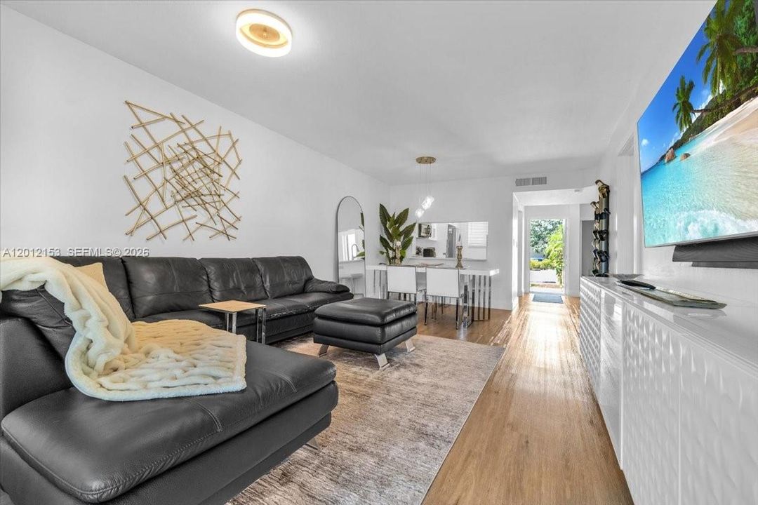 В аренду: $2,500 (2 спален, 2 ванн, 1099 Квадратных фут)