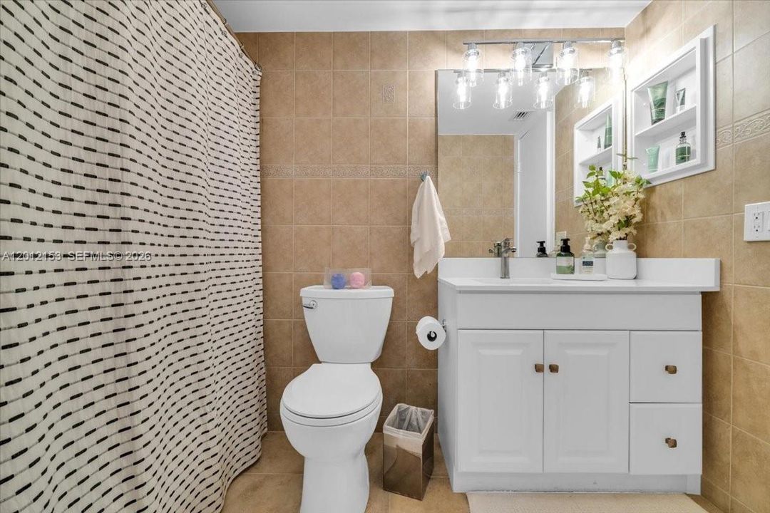 В аренду: $2,500 (2 спален, 2 ванн, 1099 Квадратных фут)