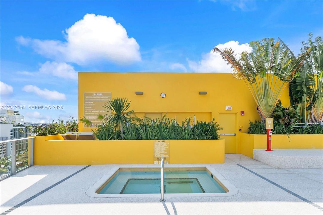 For Sale: $524,000 (0 beds, 1 baths, 461 Square Feet)