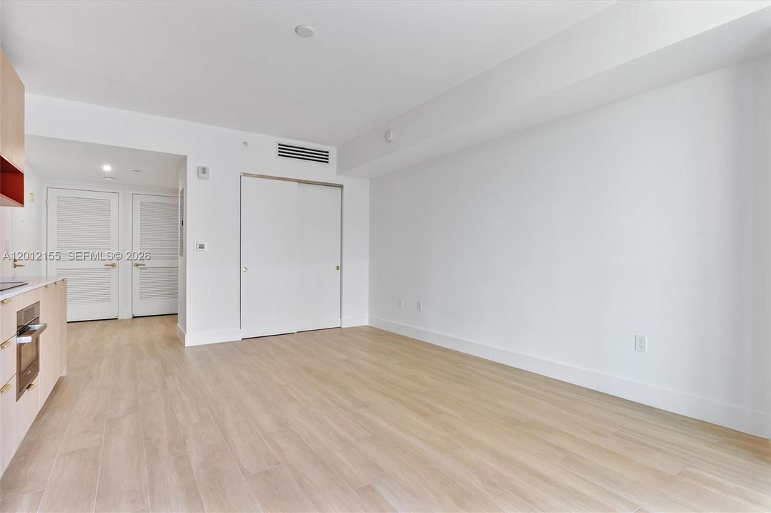 For Sale: $524,000 (0 beds, 1 baths, 461 Square Feet)