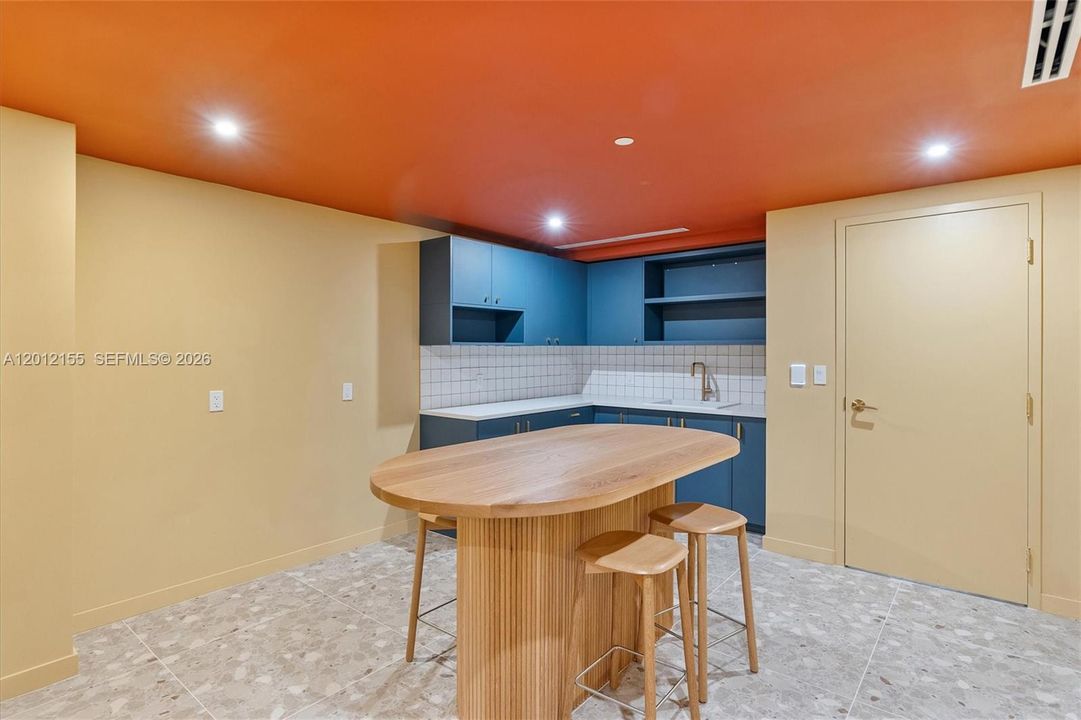 For Sale: $524,000 (0 beds, 1 baths, 461 Square Feet)