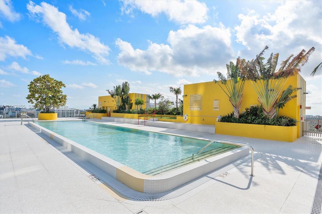 For Sale: $524,000 (0 beds, 1 baths, 461 Square Feet)