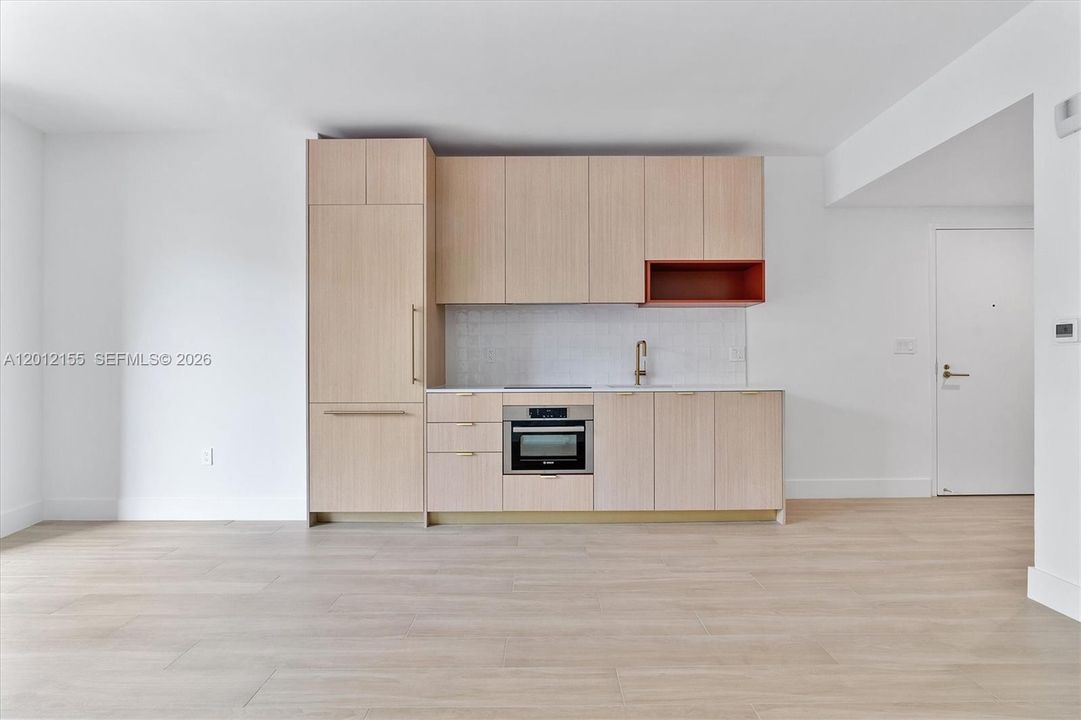 For Sale: $524,000 (0 beds, 1 baths, 461 Square Feet)