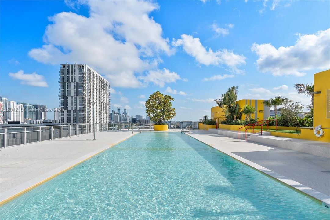 For Sale: $524,000 (0 beds, 1 baths, 461 Square Feet)