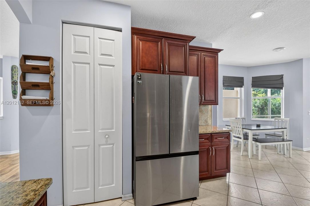 For Sale: $759,900 (5 beds, 3 baths, 2901 Square Feet)
