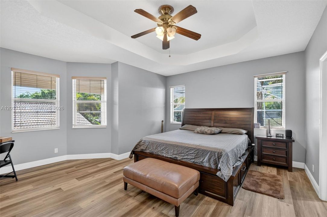 For Sale: $759,900 (5 beds, 3 baths, 2901 Square Feet)