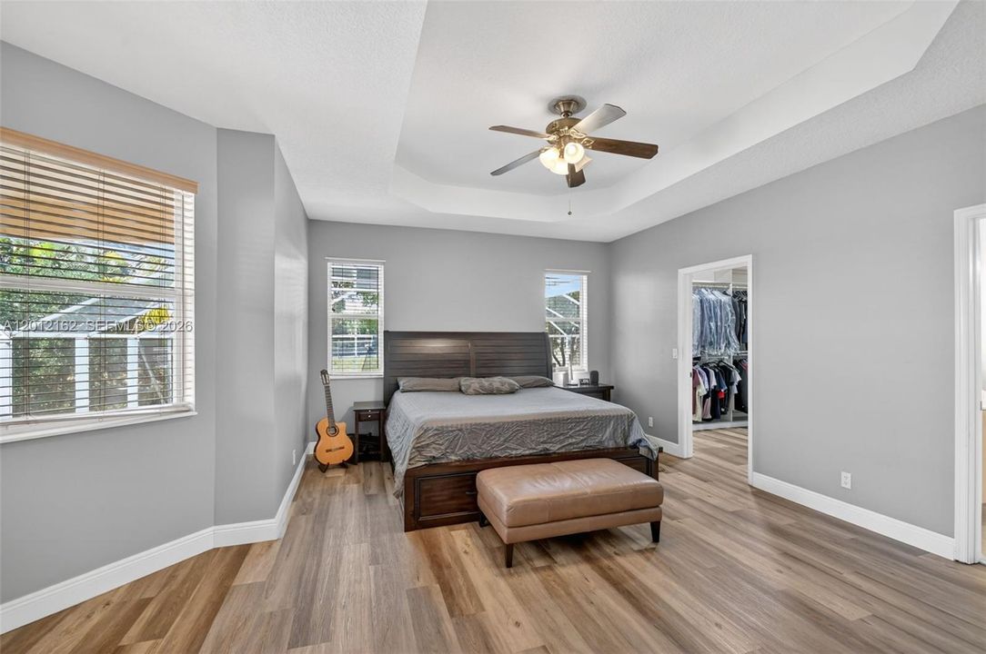 For Sale: $759,900 (5 beds, 3 baths, 2901 Square Feet)