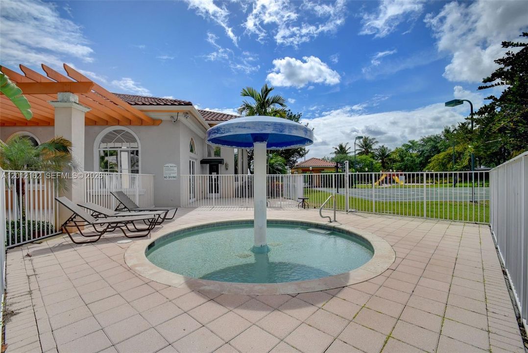 For Sale: $759,900 (5 beds, 3 baths, 2901 Square Feet)