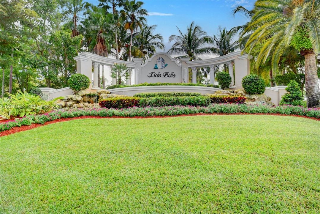 For Sale: $759,900 (5 beds, 3 baths, 2901 Square Feet)