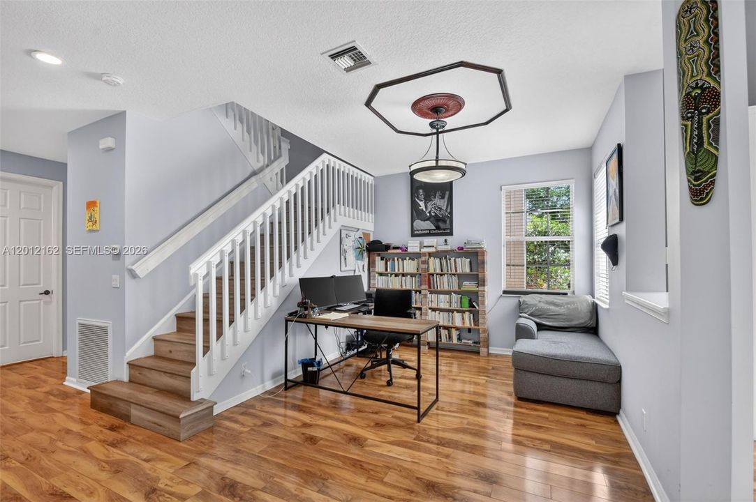 For Sale: $759,900 (5 beds, 3 baths, 2901 Square Feet)