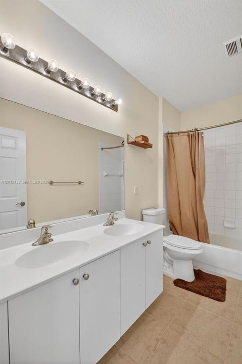 For Sale: $759,900 (5 beds, 3 baths, 2901 Square Feet)