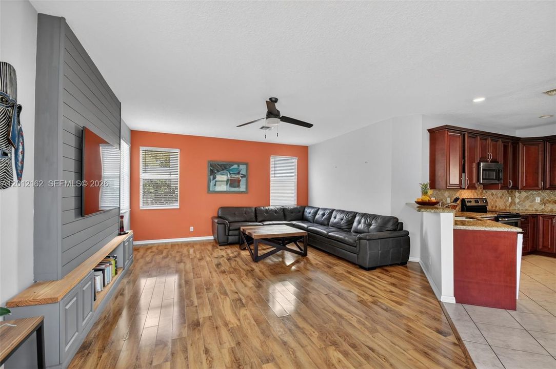 For Sale: $759,900 (5 beds, 3 baths, 2901 Square Feet)